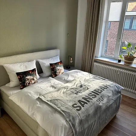 Grosszuegige 3-zimmer Altbauwohnung Apartment Kiel