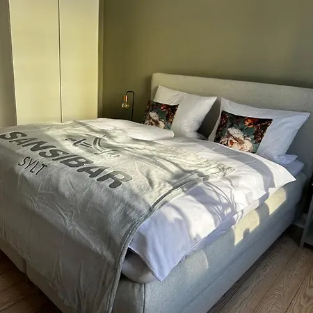 Apartment Grosszuegige 3-zimmer Altbauwohnung *